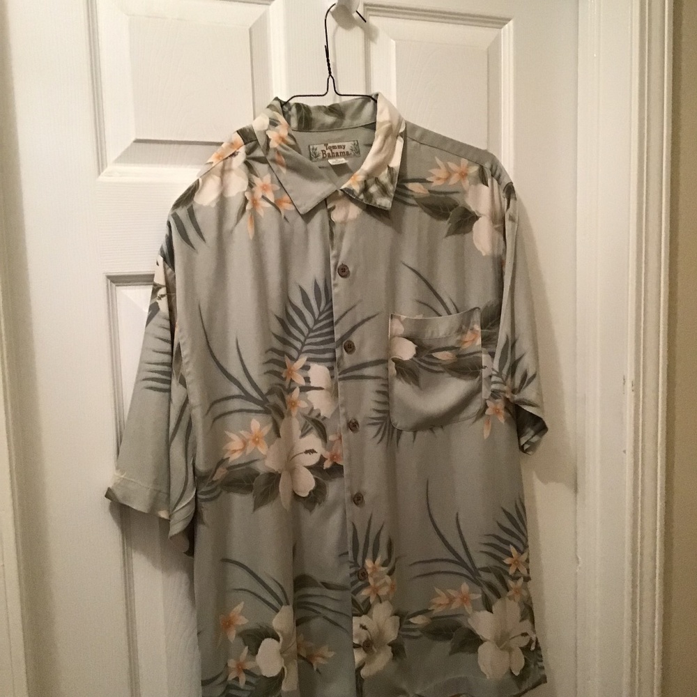 Tommy Bahama Button Down Shirt Men’s Size M Light Green